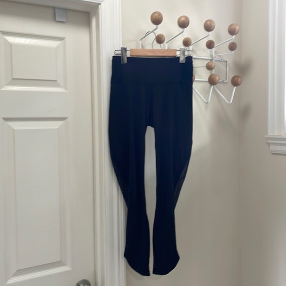 Lululemon - 7/8s Yoga Workout Leggings - Mesh - Black - Size 4 - Picture 1 of 15